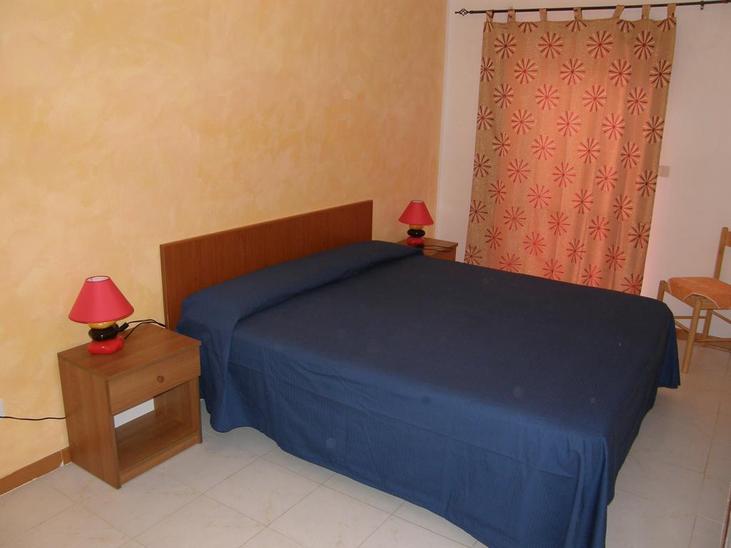 Isola Rossa Appartamenti Standard ภายนอก รูปภาพ